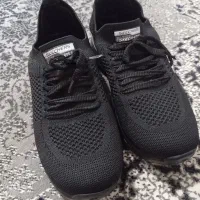 کفش راحتی است وجنس خوب است