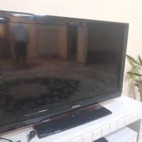 تلویزیون ۴۲سامسوگ و میز تلویزیون و گیرنده دیجیتال|تلویزیون و پروژکتور|صومعهسرا, |دیوار