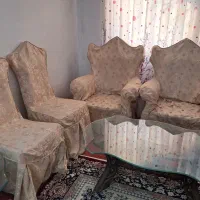 مبل سلطنتی ۹ نفره شیک با کاور پارچه ای تمیز