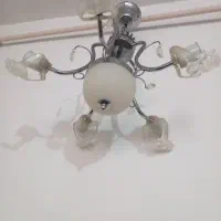 لوستر و کلید برق