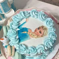 سفارش انواع کیک و دسر پذیرفته میشود