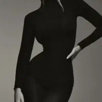 خانم جهت ضبط پروژه های فانتزی و کلیپ لباس و چهره