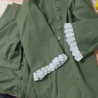 کت شلوار کرپ مازراتی اصلا چروک نمیشه و ایستش خوبه
