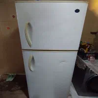 یک عدد یخچال الکترو استیل سالم و تمیز