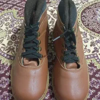 کفش پسرانه|کیف، کفش، کمربند|شوط, |دیوار