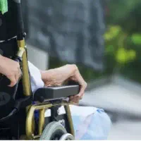 نیازمند پرستار خانم
