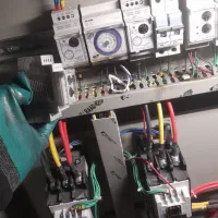 خدمات برق صنعتی