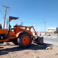 تراکتور برای کارهای ساختمانی و حمل نخاله و...