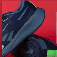 کفش ریباک|کیف، کفش، کمربند|مسجد سلیمان, |دیوار