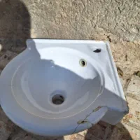 روشویی سه گوش مجانی رایگان|لوازم سرویس بهداشتی|شیراز, کفترک|دیوار