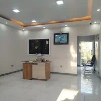 سرایدار برای نمایشگاه کامیون فوری فوری