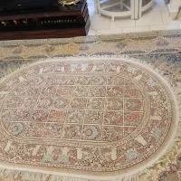 فرش بیضی شکل در حد نو