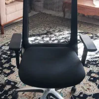 صندلی چرخ دار اداری لیو