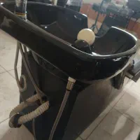 یک سرشور و دو صندلی متحرک|آرایشگاه و سالنهای زیبایی|قزوین, |دیوار