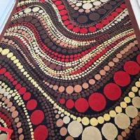 فرش و میز غذاخوری