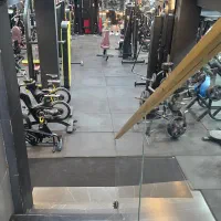 نیروی خدماتی باشگاه بدنسازی آقایان با جای خواب