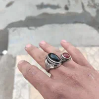 دوتا انگشتر خشگل مفت میدم.معاوضه هم میکنم