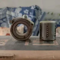 مقداری بلبرنگ دستگاه ریسندگی موجود است