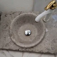 تمام سنگی همراه شیر سفید طلایی