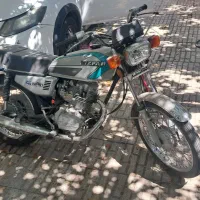 هندا ۱۲۵ آرمین  رنگ نقره ای