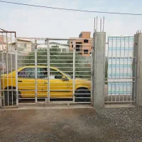 دروازه حفاظ در پنجره