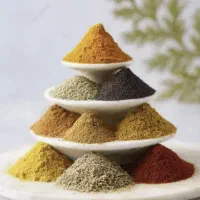 انواع ادویه و ۱۸قلم مخصوص انواع غذا ها و فلفل قرمز