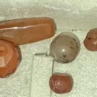 تعدادی سنگ با قدمت بالای ۳۰۰ سال