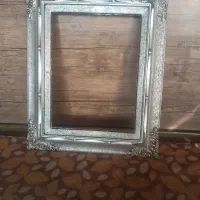 یک‌عدد‌قاب‌عکس‌سالم