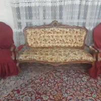 مبل  سلطنتی 9نفره کاملا تمیز وسالم در حد نو