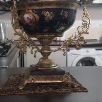 میوه خوری برنجی با کاسه چینی طلا کوب