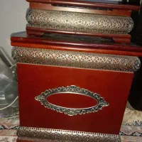 جایدستمال کاغذی وسطل آشغال کنار حال وپذیرایی، لوکس