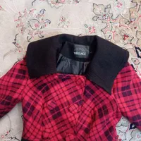 مانتو و  کاپشن|لباس|پیشوا, |دیوار