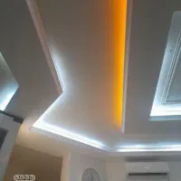 کارگر برای گچکاری