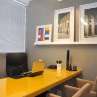 خانم - منشی- شرکت بین المللی