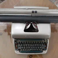 ماشین تایپ امریکایی قدیمی رمینگتون|کلکسیون اشیاء عتیقه|اصفهان, شهرک کاوه|دیوار