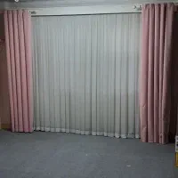 دو عدد پرده حریر پذیرایی به همراه زیر پرده و دکور