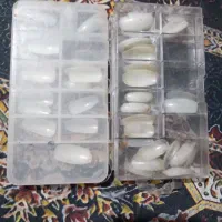 تعدادی وسایل کاشت ناخن