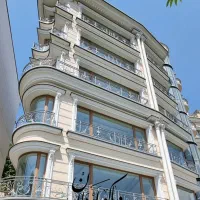 کلاسیک-خاص-4-خوابه-تک-واحدی-با-مشاعات-کامل