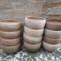۱۲ عدد گلدان سفالی بزرگ