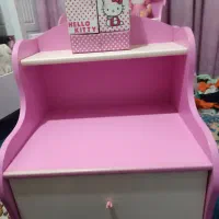 پاتختی و کتابخانه با هم