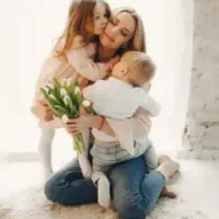 پرستار کودک،مادریار،مربی