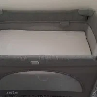 تخت کنار مادر و پارکر برند جویی