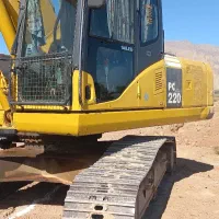 اجاره بیل مکانیکی کوماتسو ۲۲۰