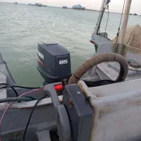 قایق ۸۵بدون هیچ گونه عیبی وتور هووری و زیرآبی لنج