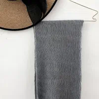 شال|لباس|مشهد, نیزه|دیوار