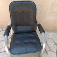 فروش صندلی وآیینه آرایشگاه مردانه یکجا