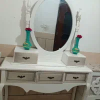 میز آرایش و زیر تلویزیون و ساعت