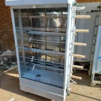 دیس پلی و مرغ بریان و سرخکن ومیز کار