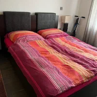 تخت دو نفره به همراه ۲ عسلی