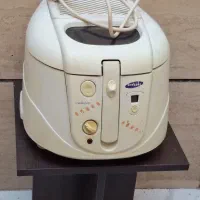 ۱‌عدد‌ توستر و ۱‌عدد سرخ‌کن